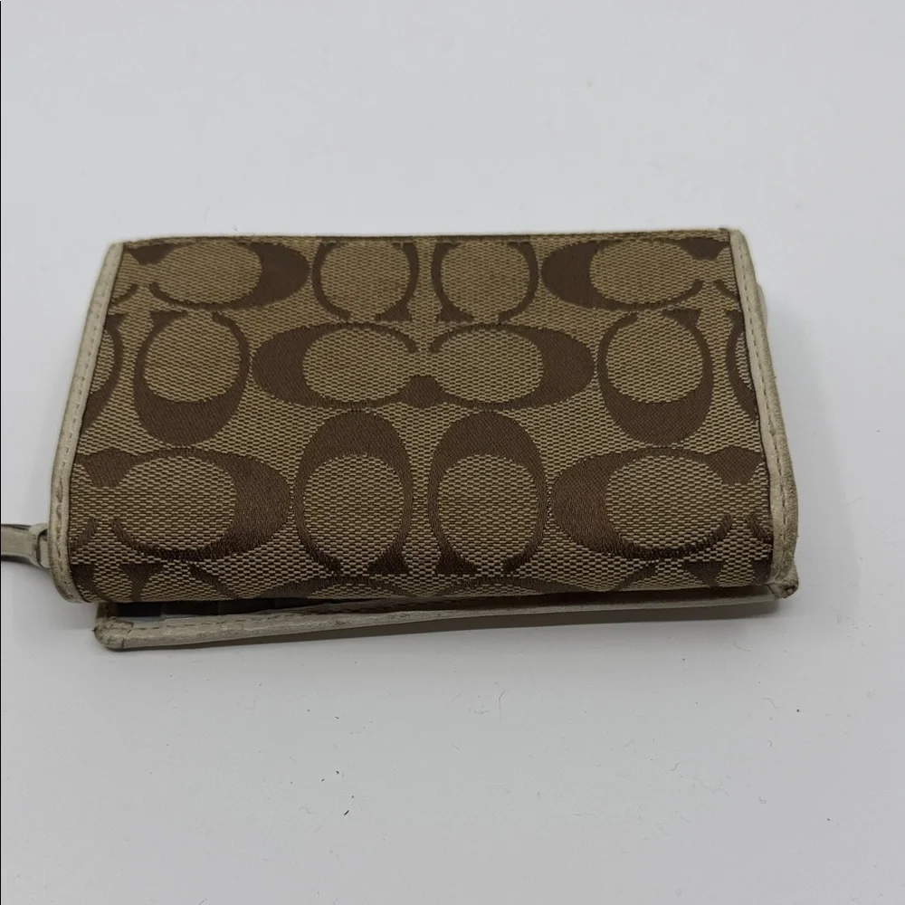 Coach Men's Beige Leather Wallet